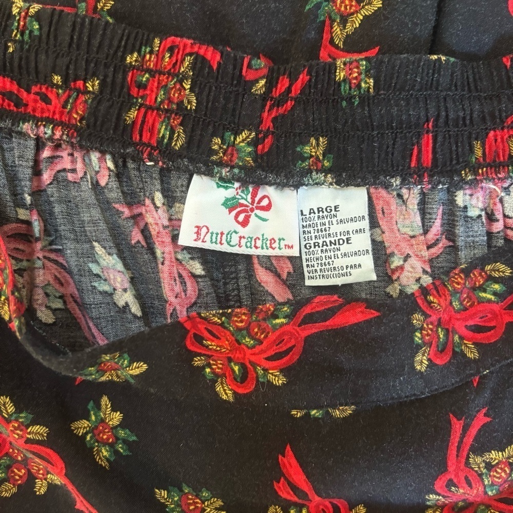 Vintage Holiday Bow & Holly Print Midi Skirt Sz Large Black Red Festive A-Line - Picture 3 of 10